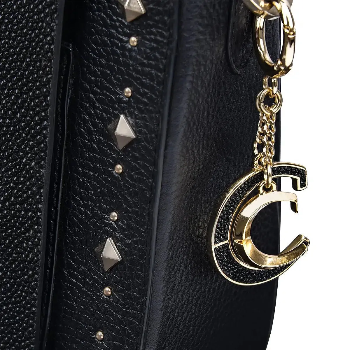 BOD46MA - Cuadra black fashion stingray crossbody bag for women