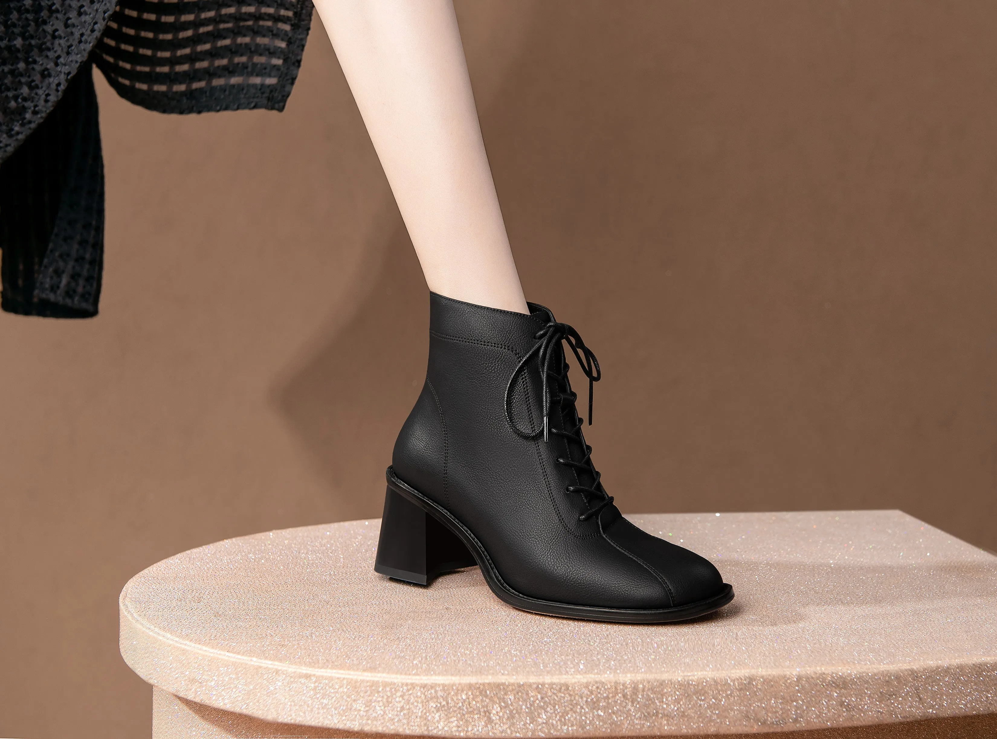 TinaCus Women's Genuine Leather Handmade Block Heel Lace Up Round Toe Ankle Boots