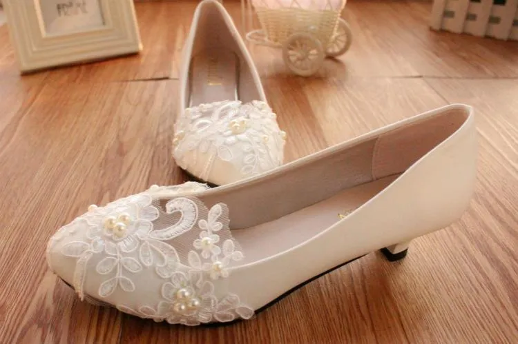 White floral lace kitten heel wedding shoes elegant closed toe bridal pumps