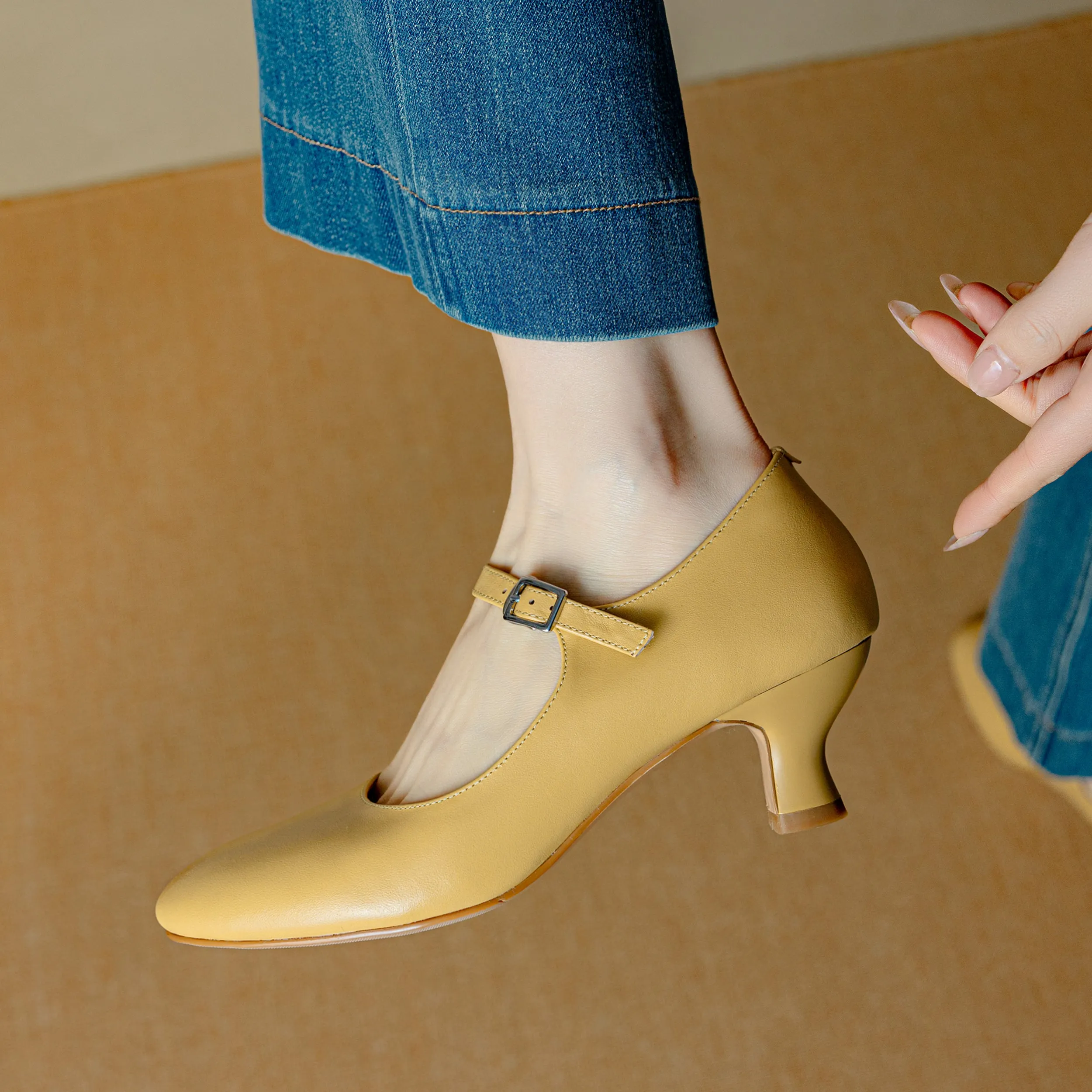 Womens Leather Round Toe Kitten Heel Mary Jane Pumps