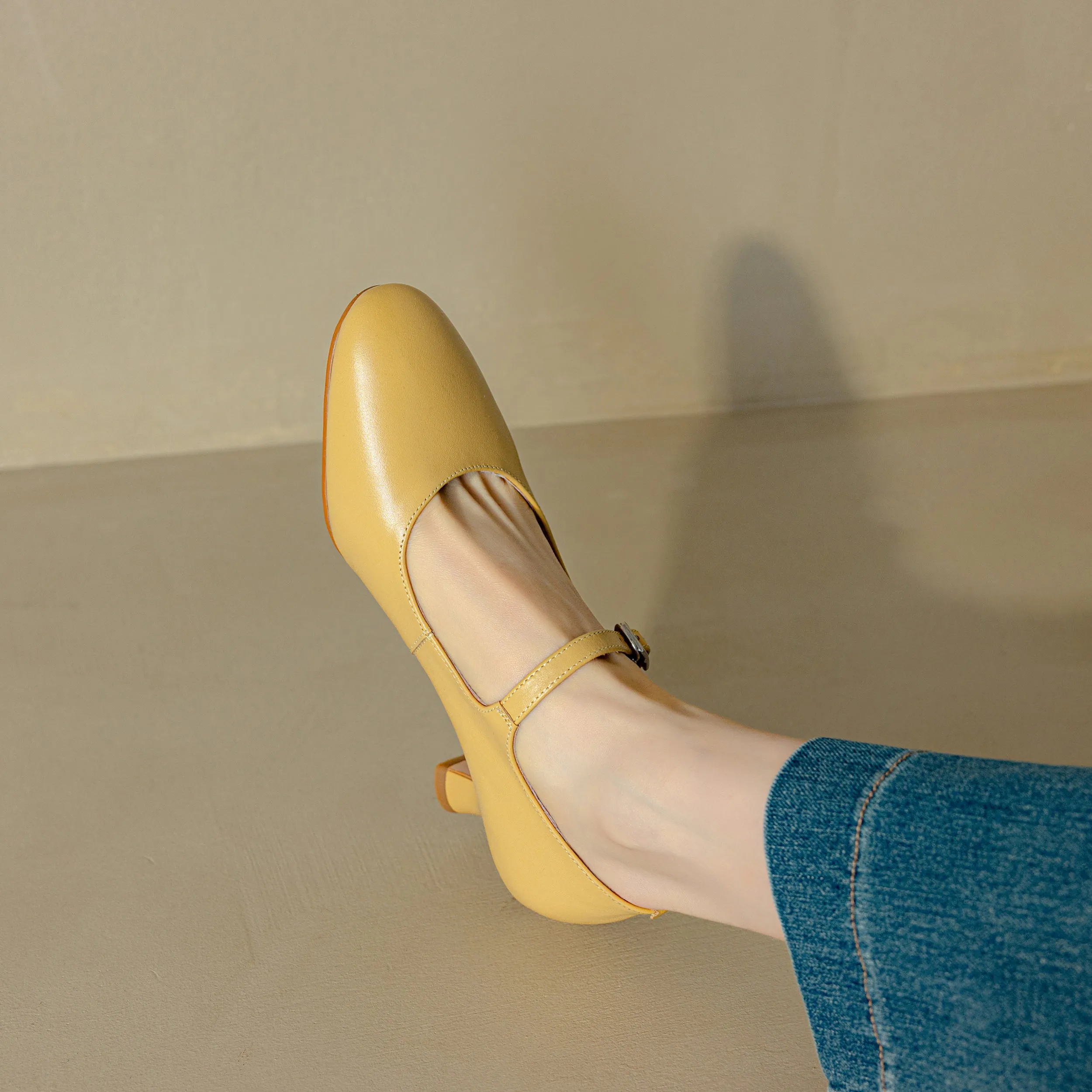 Womens Leather Round Toe Kitten Heel Mary Jane Pumps