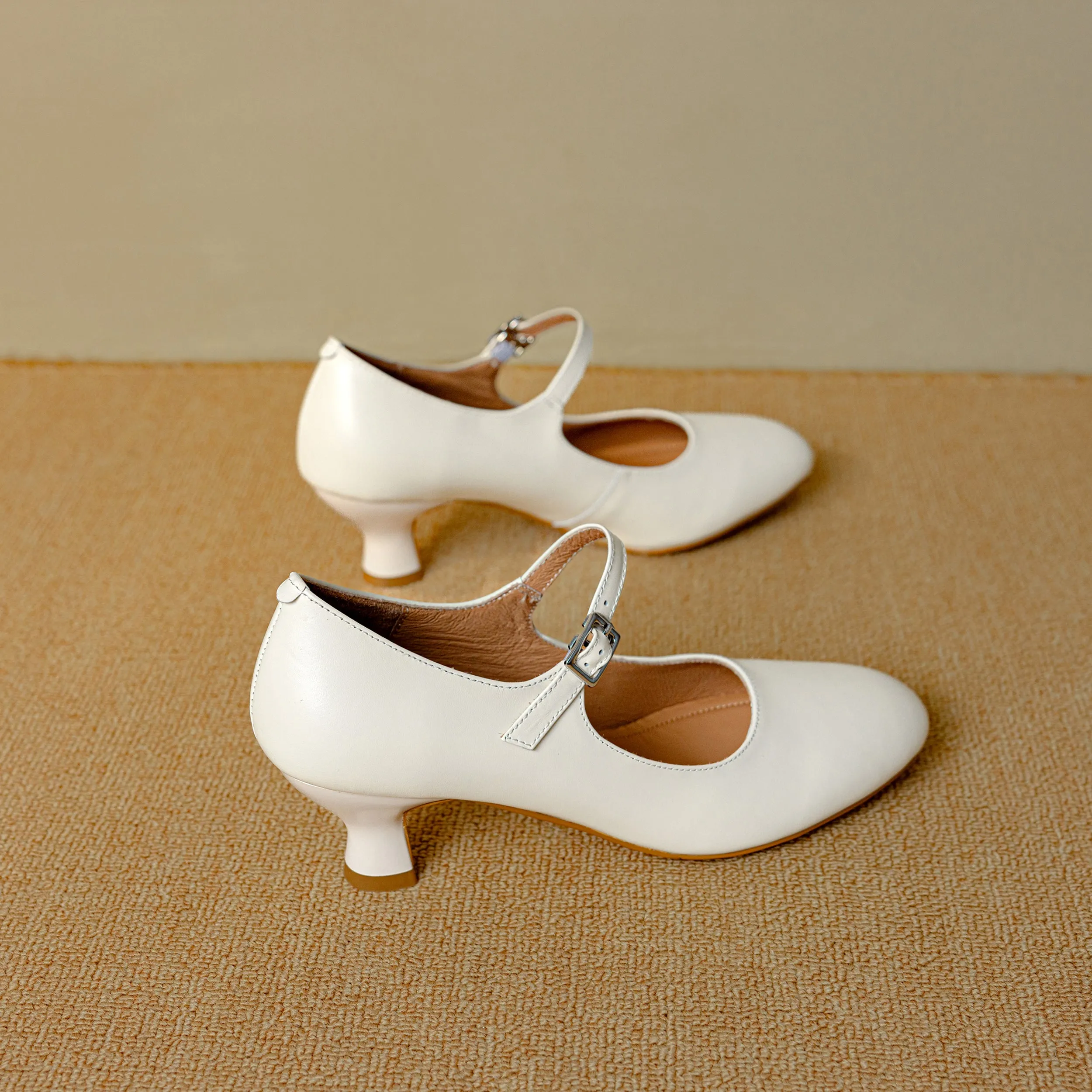 Womens Leather Round Toe Kitten Heel Mary Jane Pumps