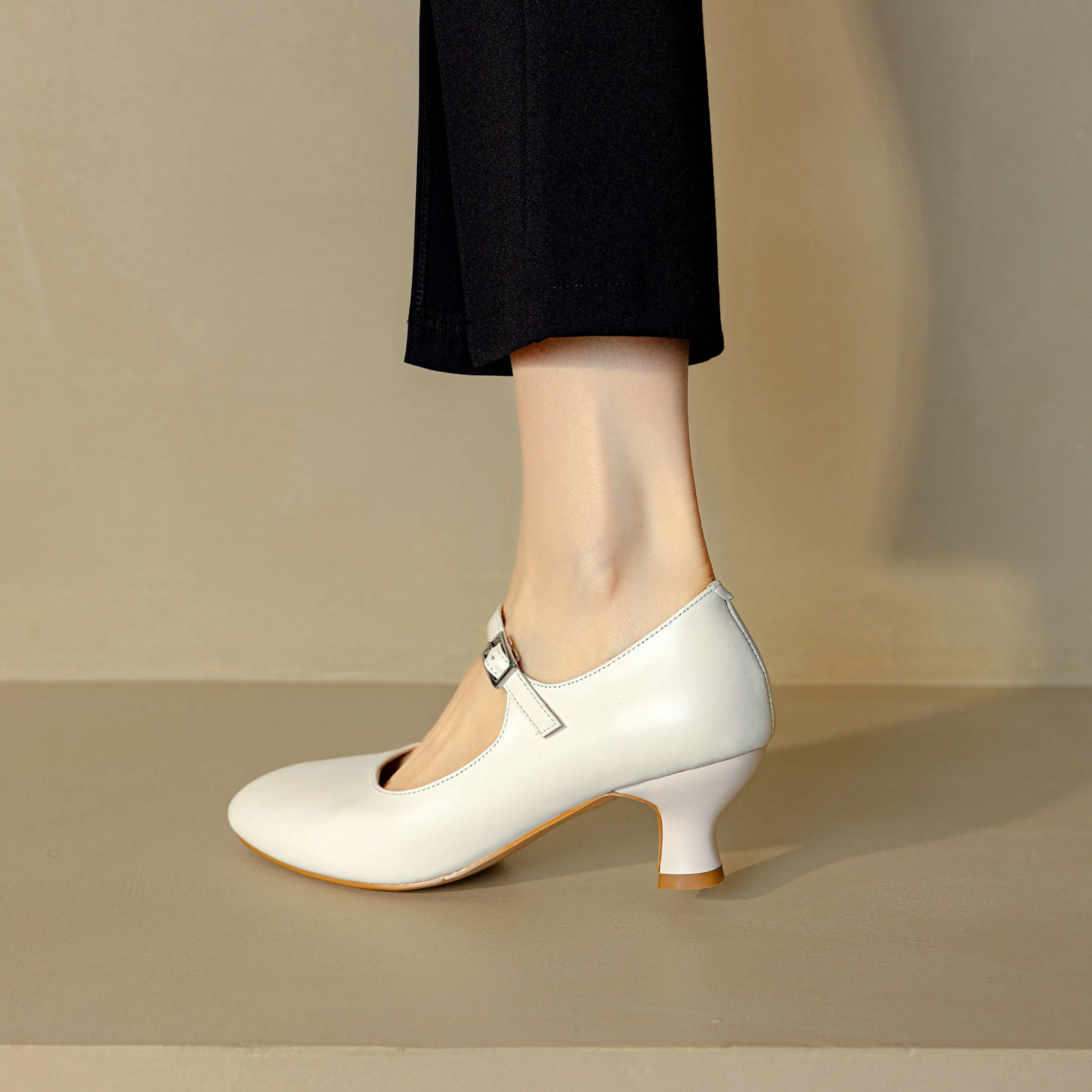 Womens Leather Round Toe Kitten Heel Mary Jane Pumps